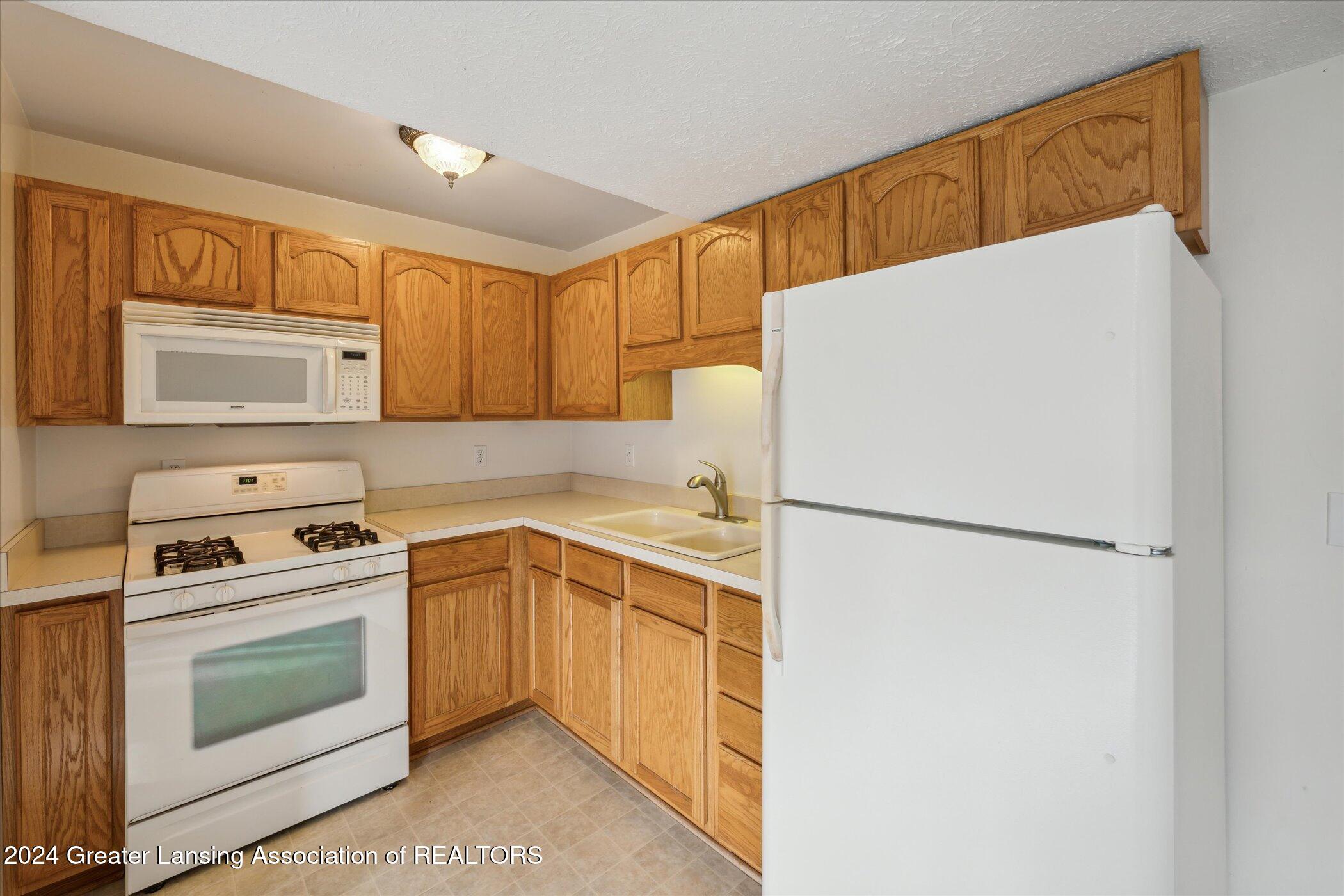 660 Creyts Road Dimondale, MI 48821 - Photo 29 of 59 28-660-Creyts-Rd-Dimondale-MI-48821-Wind