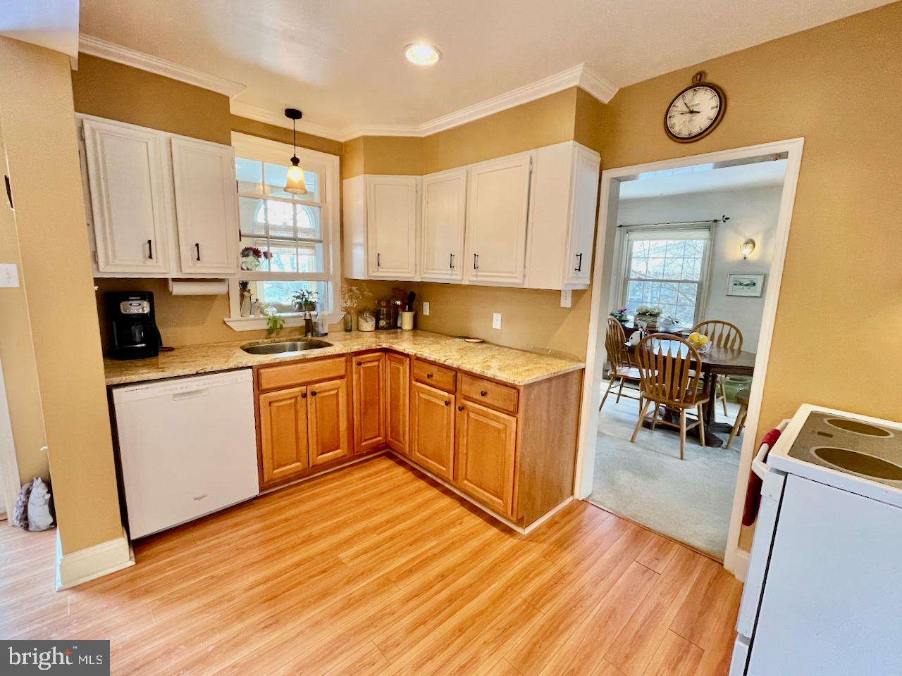11 Harmil Road Broomall, PA 19008 - Photo 5 of 28 Kitchen