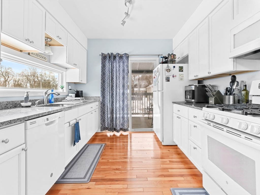 1082 Hancock Street Fall River, MA 02721 - Photo 12 of 42