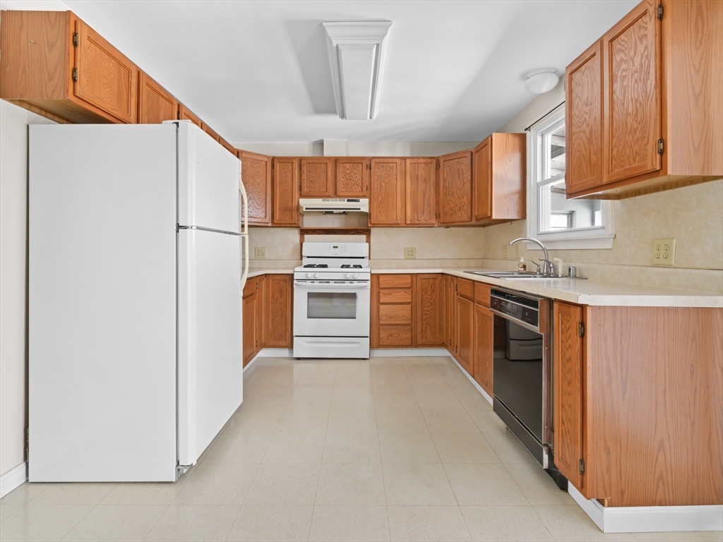 1082 Hancock Street Fall River, MA 02721 - Photo 42 of 42