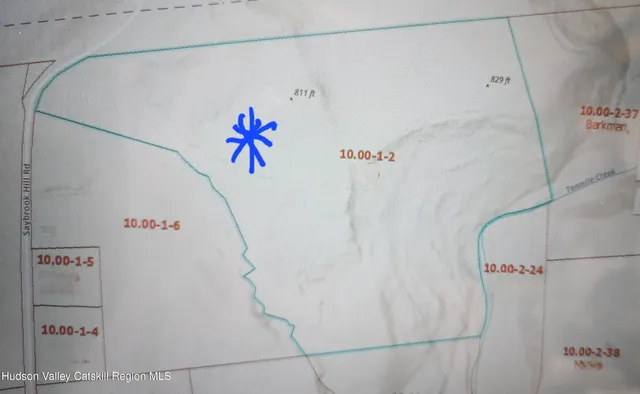 a white wall with white walls