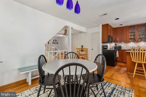$3,500 | 2223 Glencourse Lane, Reston, VA 20191