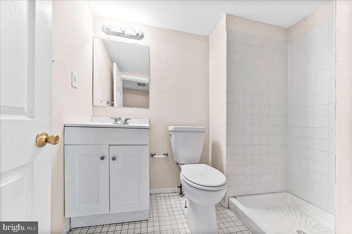 1242 Chestnut Street Marcus Hook, PA 19061 - Photo 25 of 32