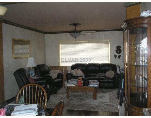 423 Ridgeway Road Henderson, NV 89015 - Photo 3 of 11 Living Room.