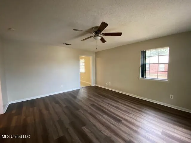 $1,250 | 15251 Parkwood Drive North, Unit A, Gulfport, MS 39503