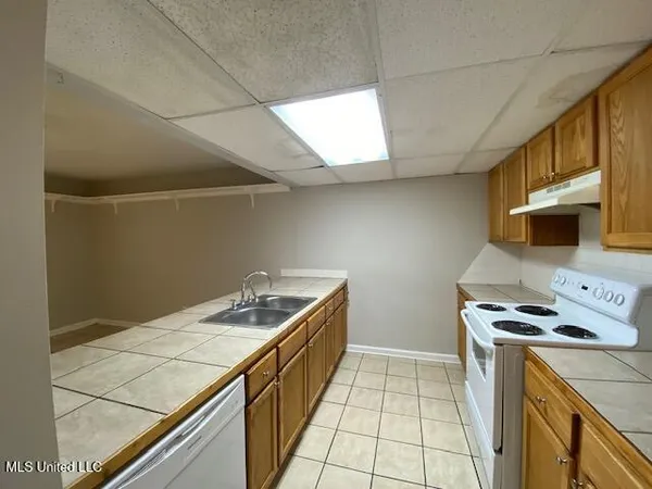 $1,200 | 15251 Parkwood Drive North, Unit A, Gulfport, MS 39503