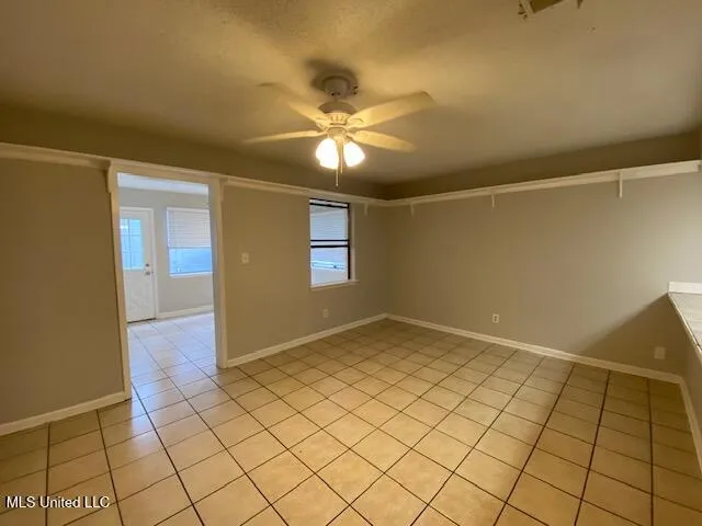 $1,250 | 15251 Parkwood Drive North, Unit A, Gulfport, MS 39503