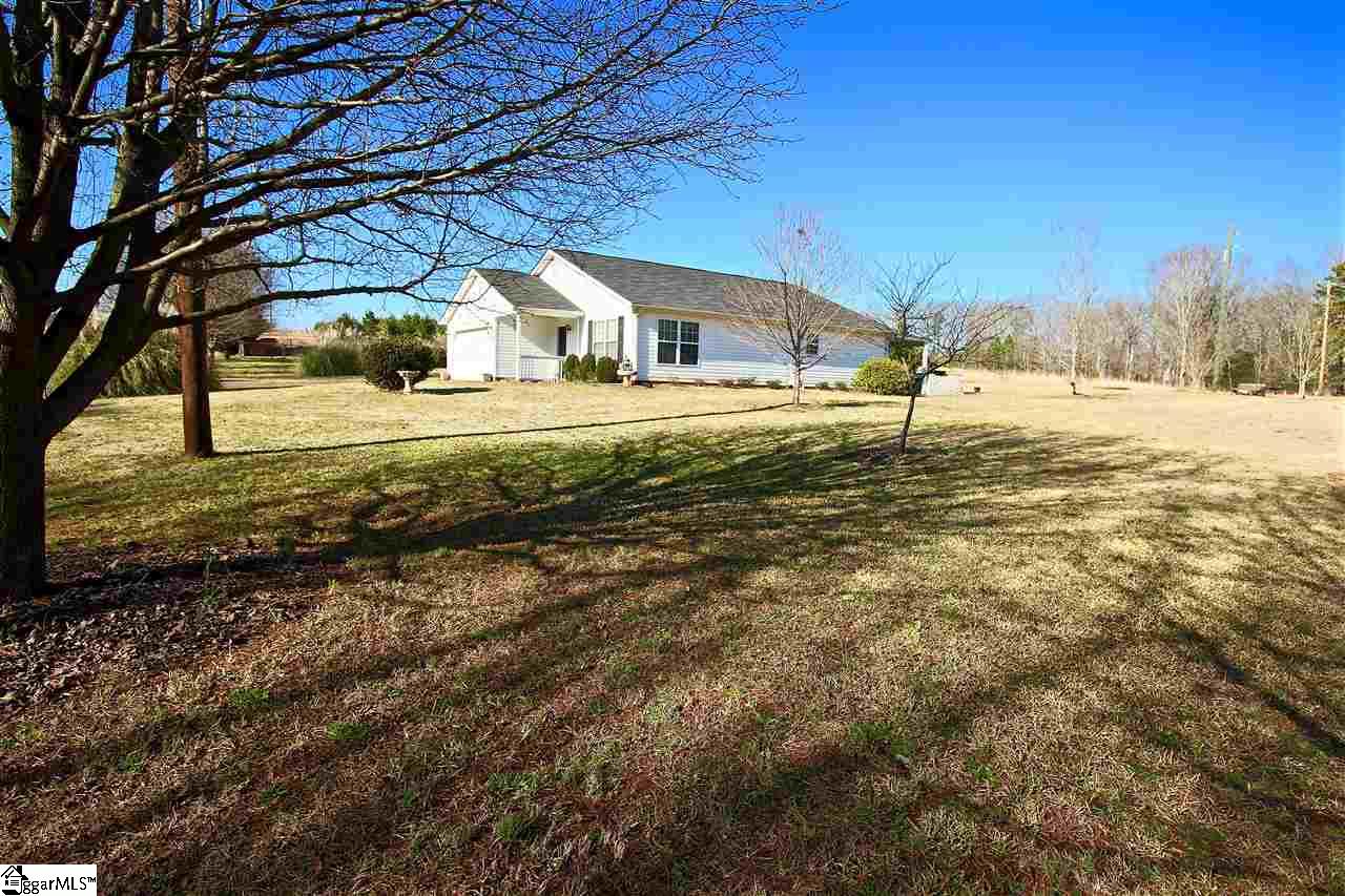 431 Broyles Point Road Townville, SC 29689 - Photo 1 of 25 Gallery Image 1