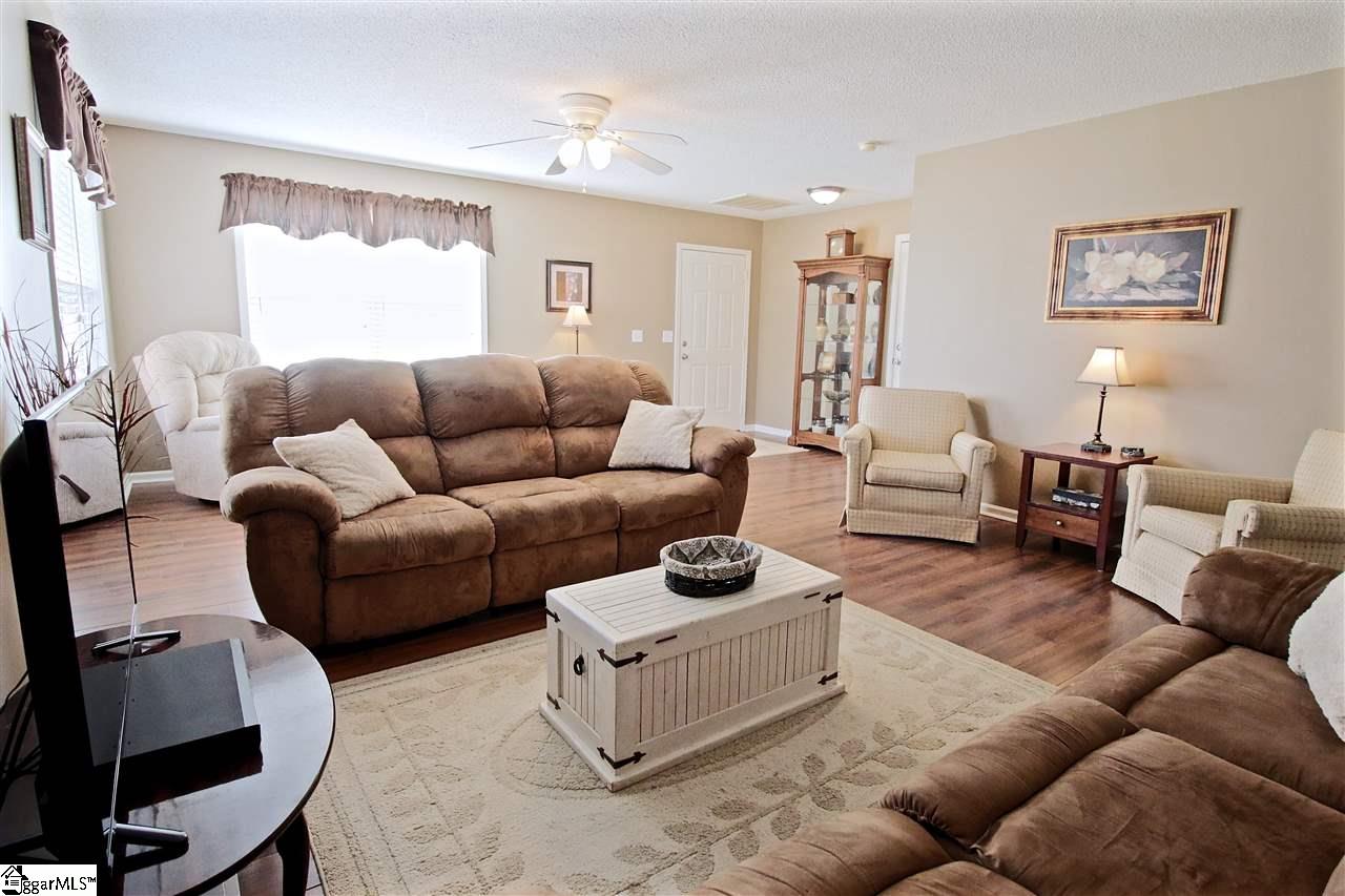 431 Broyles Point Road Townville, SC 29689 - Photo 2 of 25 Gallery Image 2