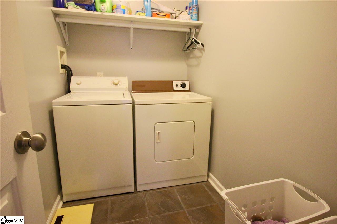 431 Broyles Point Road Townville, SC 29689 - Photo 16 of 25 Gallery Image 16