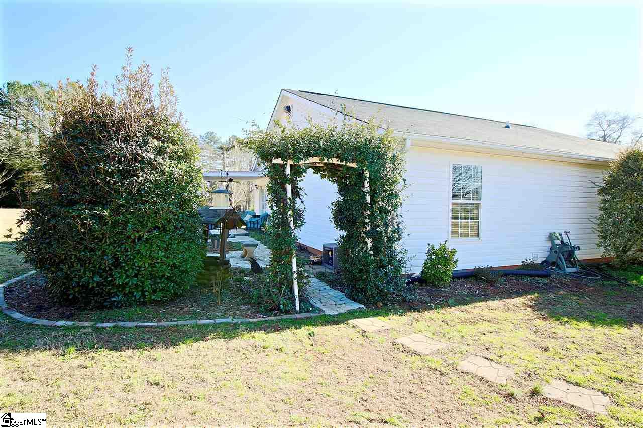 431 Broyles Point Road Townville, SC 29689 - Photo 18 of 25 Gallery Image 18