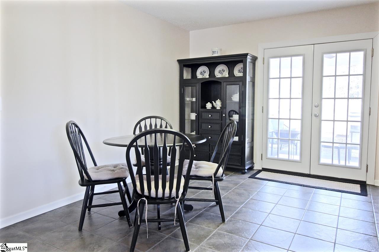 431 Broyles Point Road Townville, SC 29689 - Photo 7 of 25 Gallery Image 7