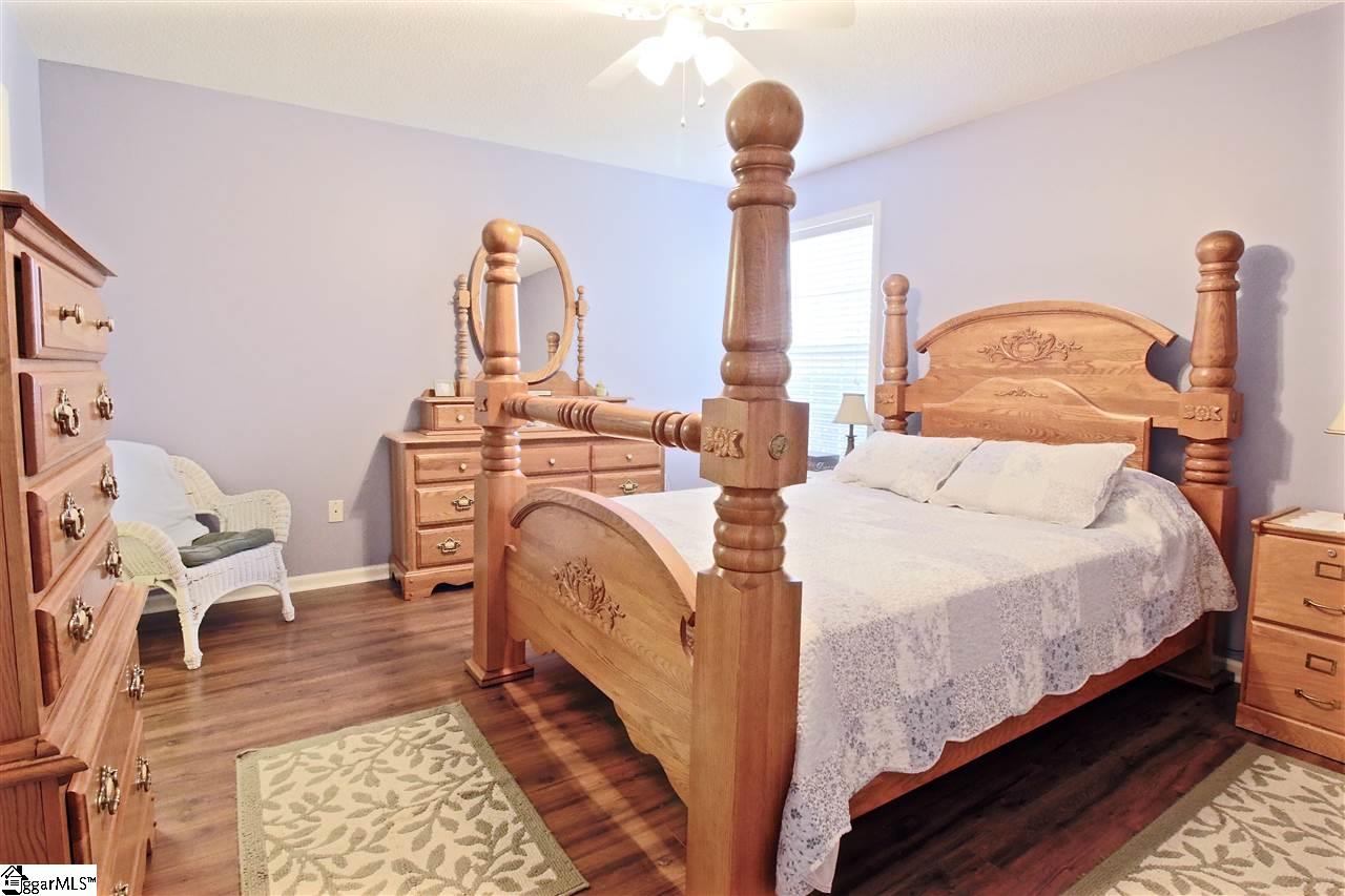 431 Broyles Point Road Townville, SC 29689 - Photo 8 of 25 Gallery Image 8