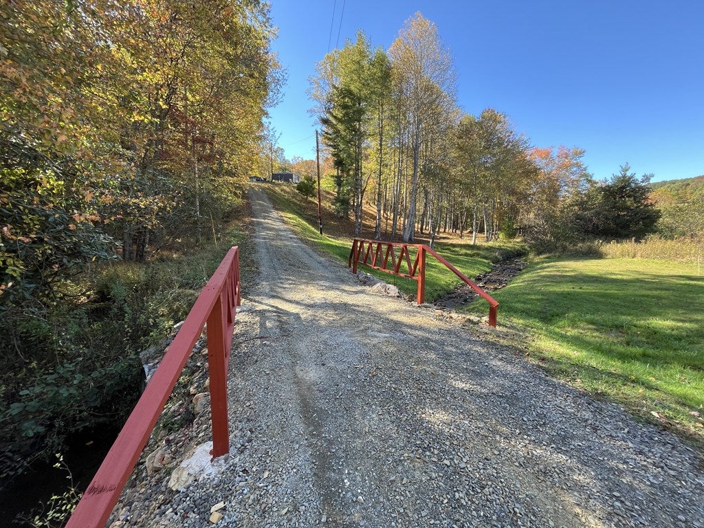 1451 Birchtree Road Hillsville, VA 24343 - Photo 4 of 33 Gallery Image 4