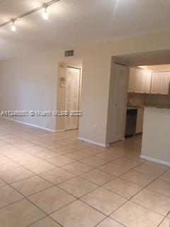 711 North Pine Island Road, Unit 407 Plantation, FL 33324 - Photo 4 of 10