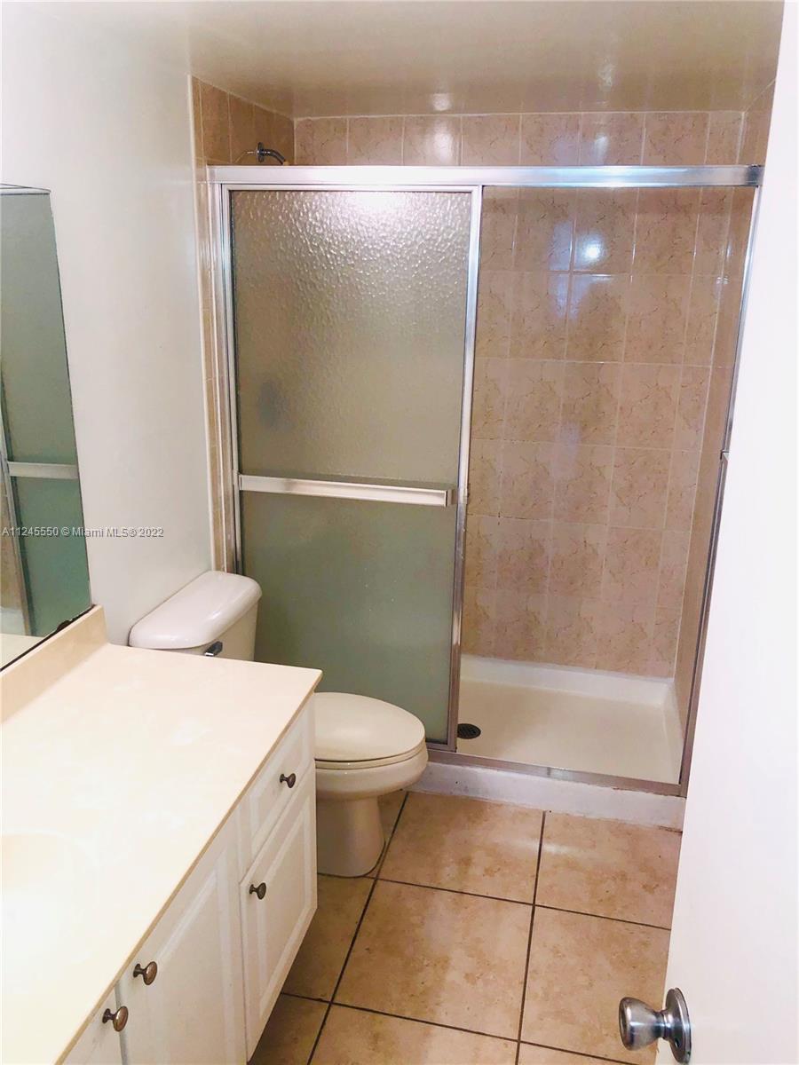 711 North Pine Island Road, Unit 407 Plantation, FL 33324 - Photo 6 of 10