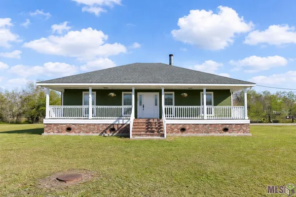 $230,000 | 304 Country Village Drive, Raceland, LA 70394