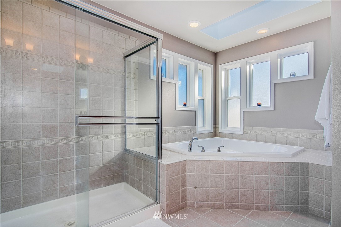 2000 Northeast 16th Street Renton, WA 98056 - Photo 14 of 25
