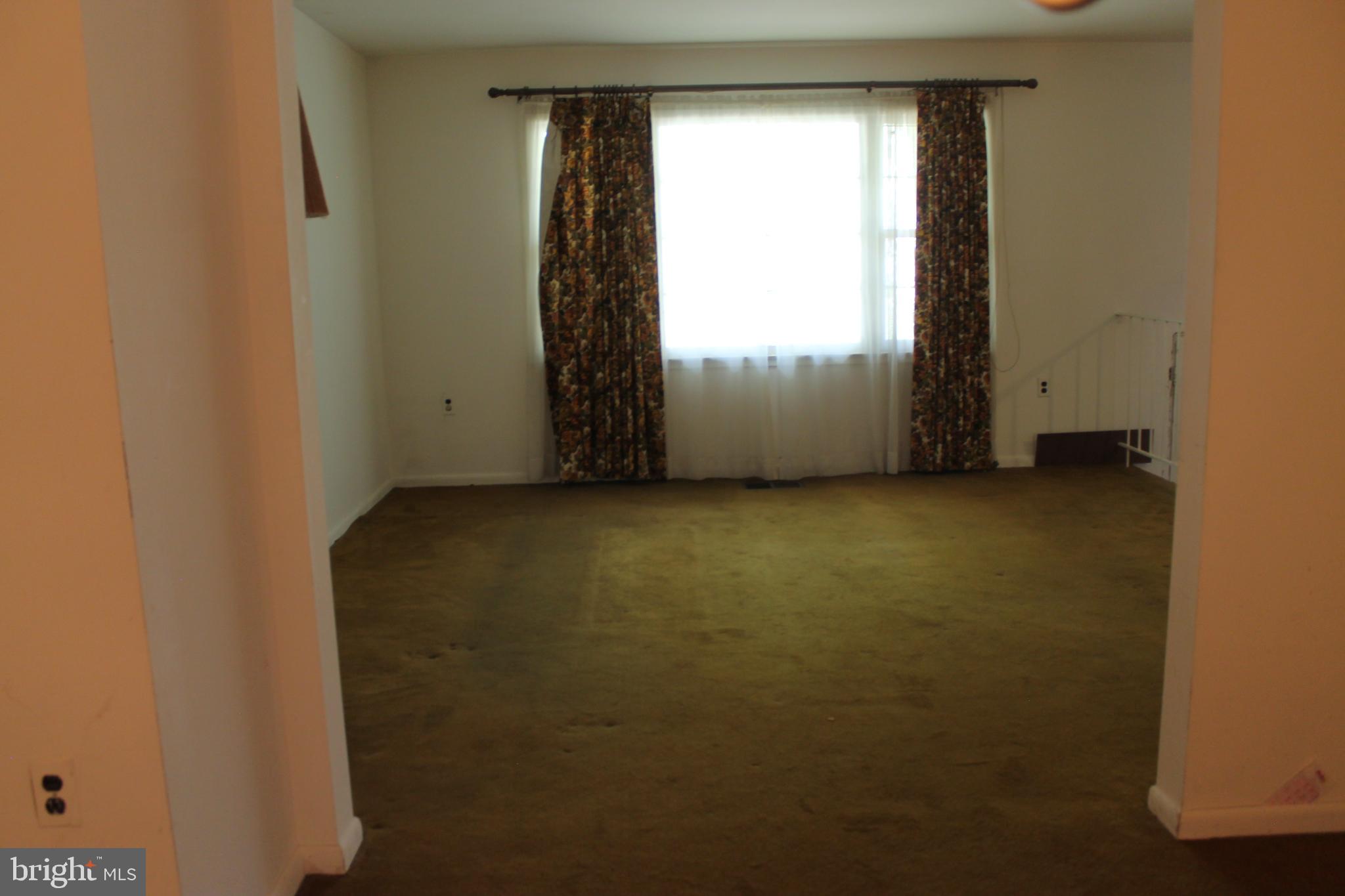 9309 Cross Bow Road Fort Washington, MD 20744 - Photo 4 of 32 Living Room
