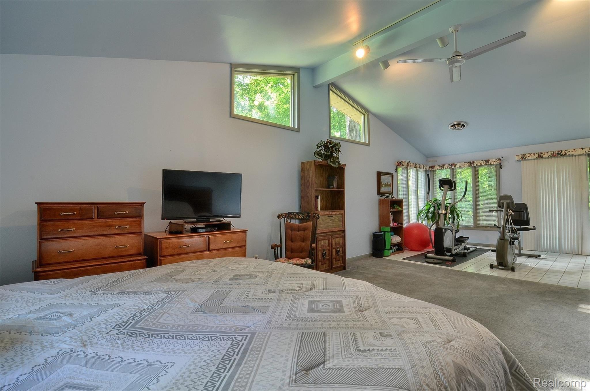 205 Wimberly Drive Rochester, MI 48306 - Photo 19 of 30 205 Wimberly Master_Bedroom_2nd_View.jpg