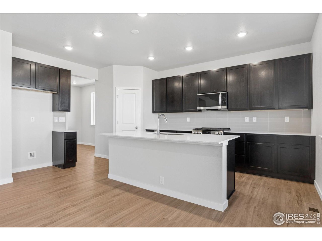 866 Mesic Lane Windsor, CO 80550 - Photo 11 of 32