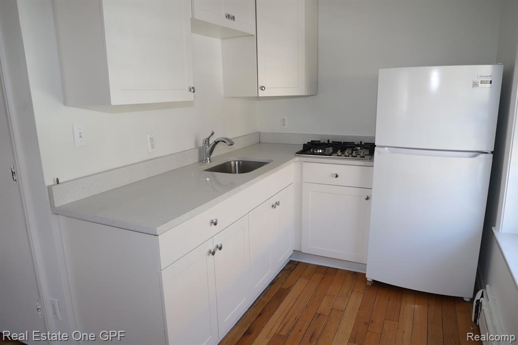 271 West Maple Road, Unit 2 Birmingham, MI 48009 - Photo 4 of 10