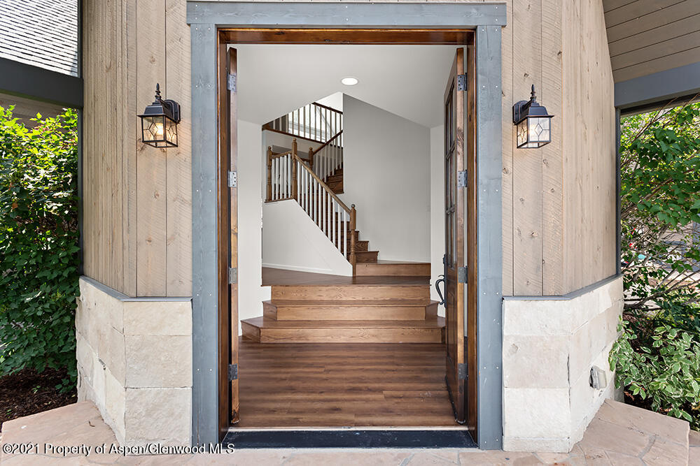400 Medicine Bow Road Aspen, CO 81611 - Photo 5 of 58 Front Entry