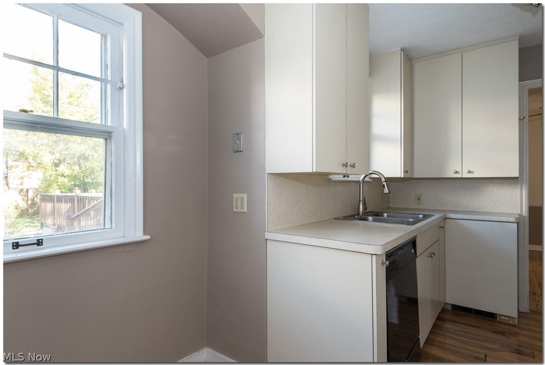 4037 Bushnell Road University Heights, OH 44121 - Photo 13 of 28