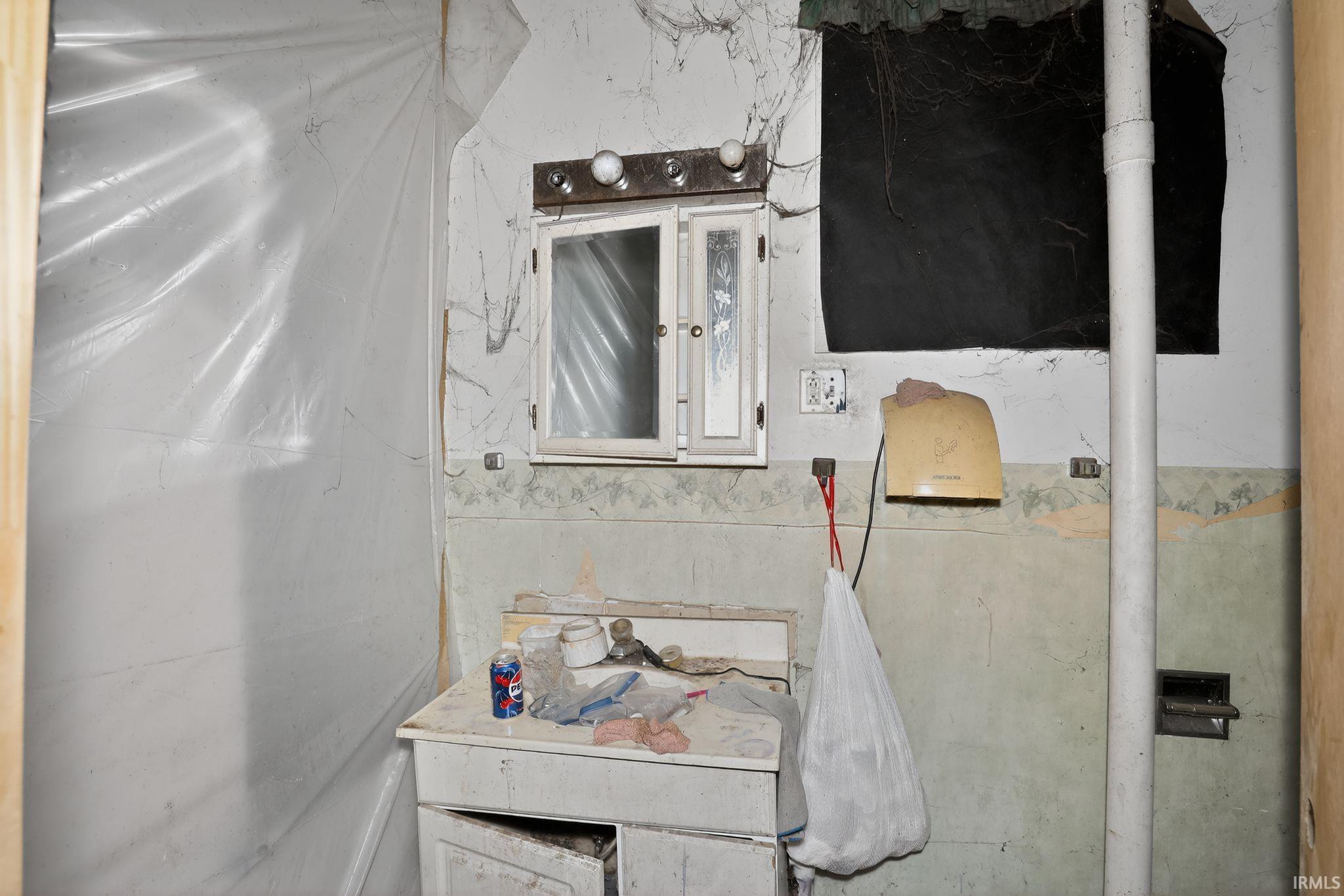 1916 South George Street Marion, IN 46953 - Photo 5 of 14