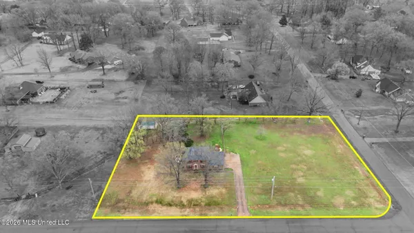 $375,000 | 7630 Whitten Hill Drive, Olive Branch, MS 38654