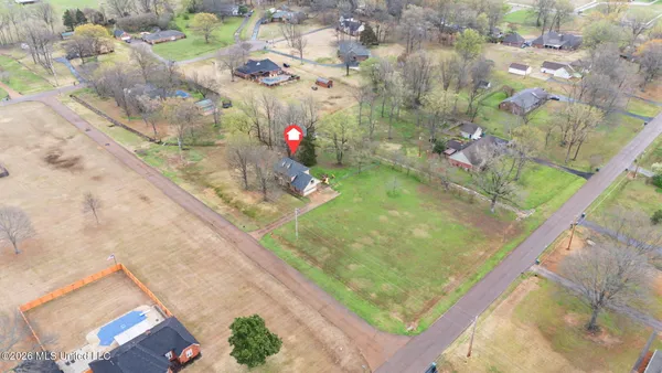 $375,000 | 7630 Whitten Hill Drive, Olive Branch, MS 38654
