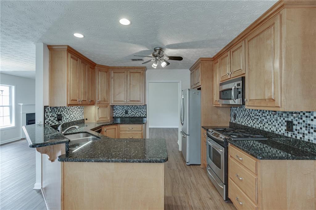 3335 Rivers End Place Buford, GA 30519 - Photo 10 of 42