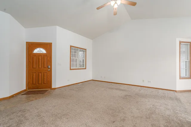 $1,300 | 250 South McGinty Street, Diamond, IL 60416