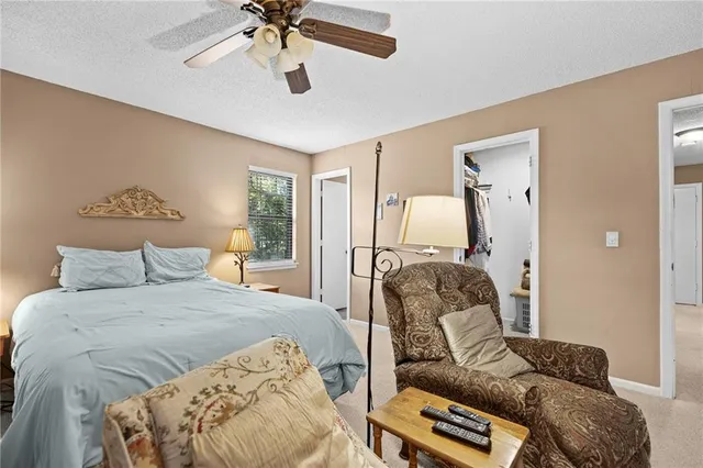 $375,000 | 8919 Greenway Lane, Lenexa, KS 66215