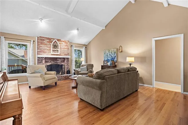 $375,000 | 8919 Greenway Lane, Lenexa, KS 66215