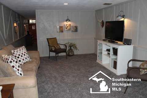861 Ruff Drive Monroe, MI 48162 - Photo 22 of 23 21191092-21.JPG