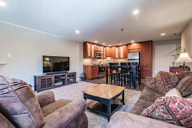 $530,000 | 372 Skiway Road, Unit 204, Newry, ME 04261