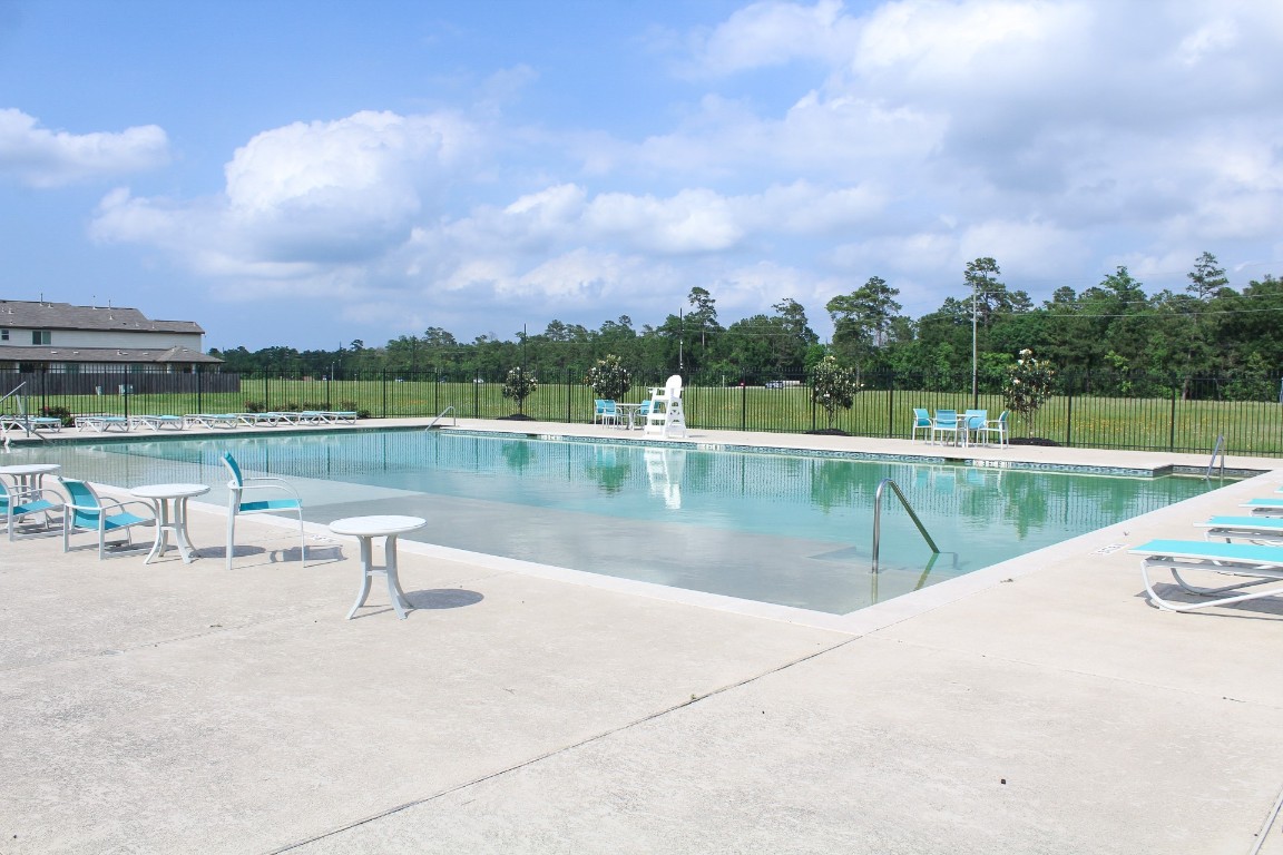 12414 Roy Mix Bohn Lane Houston, TX 77044 - Photo 2 of 13 a view of lake