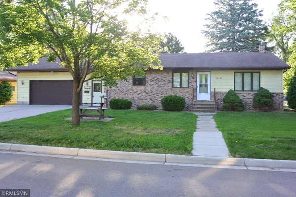 $300,000 | 1110 McLeod Avenue North, Glencoe, MN 55336
