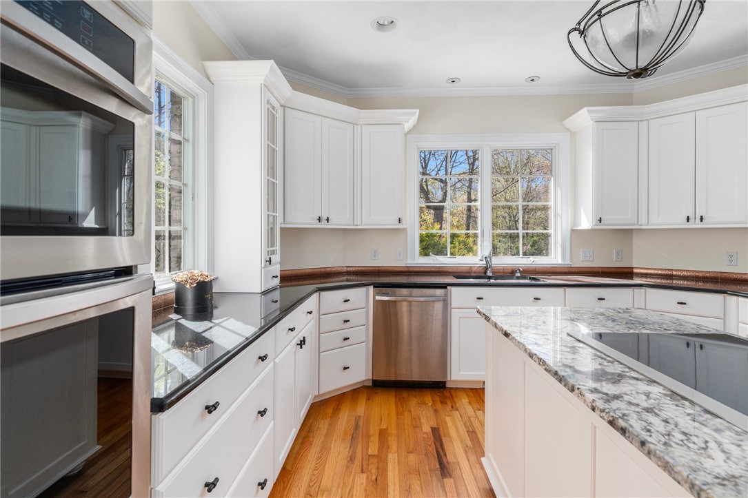 4 Christopher Drive Lincoln, RI 02865 - Photo 9 of 47