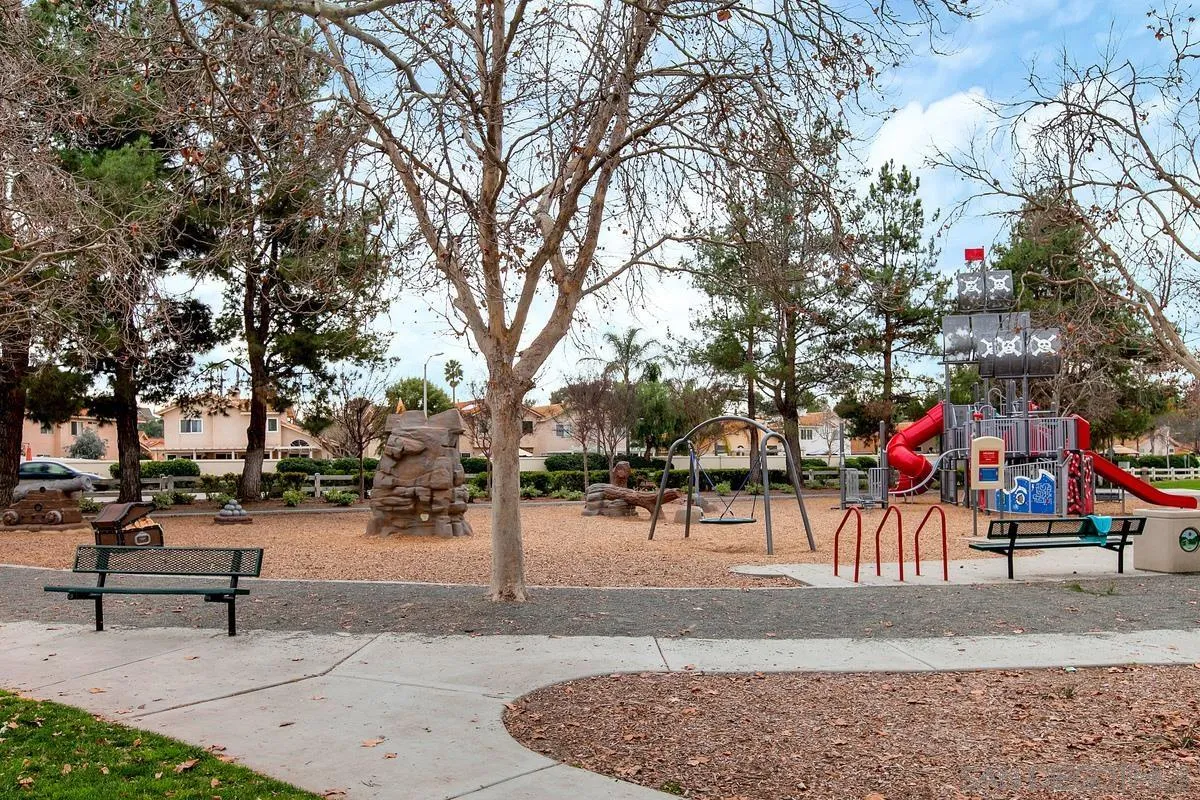 39537 Tischa Drive Temecula, CA 92591 - Photo 33 of 35