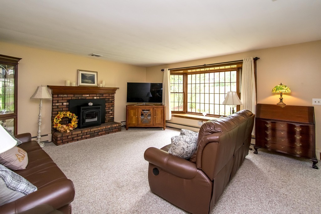 22 Crest Road Monson, MA 01057 - Photo 9 of 24
