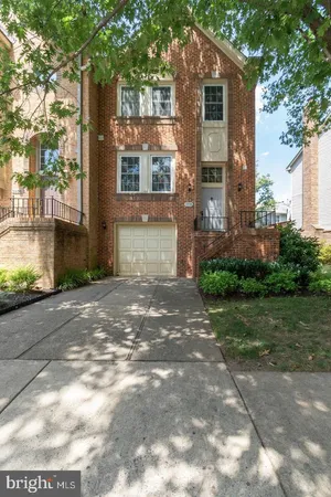 $3,500 | 3956 Valley Ridge Drive, Fairfax, VA 22033