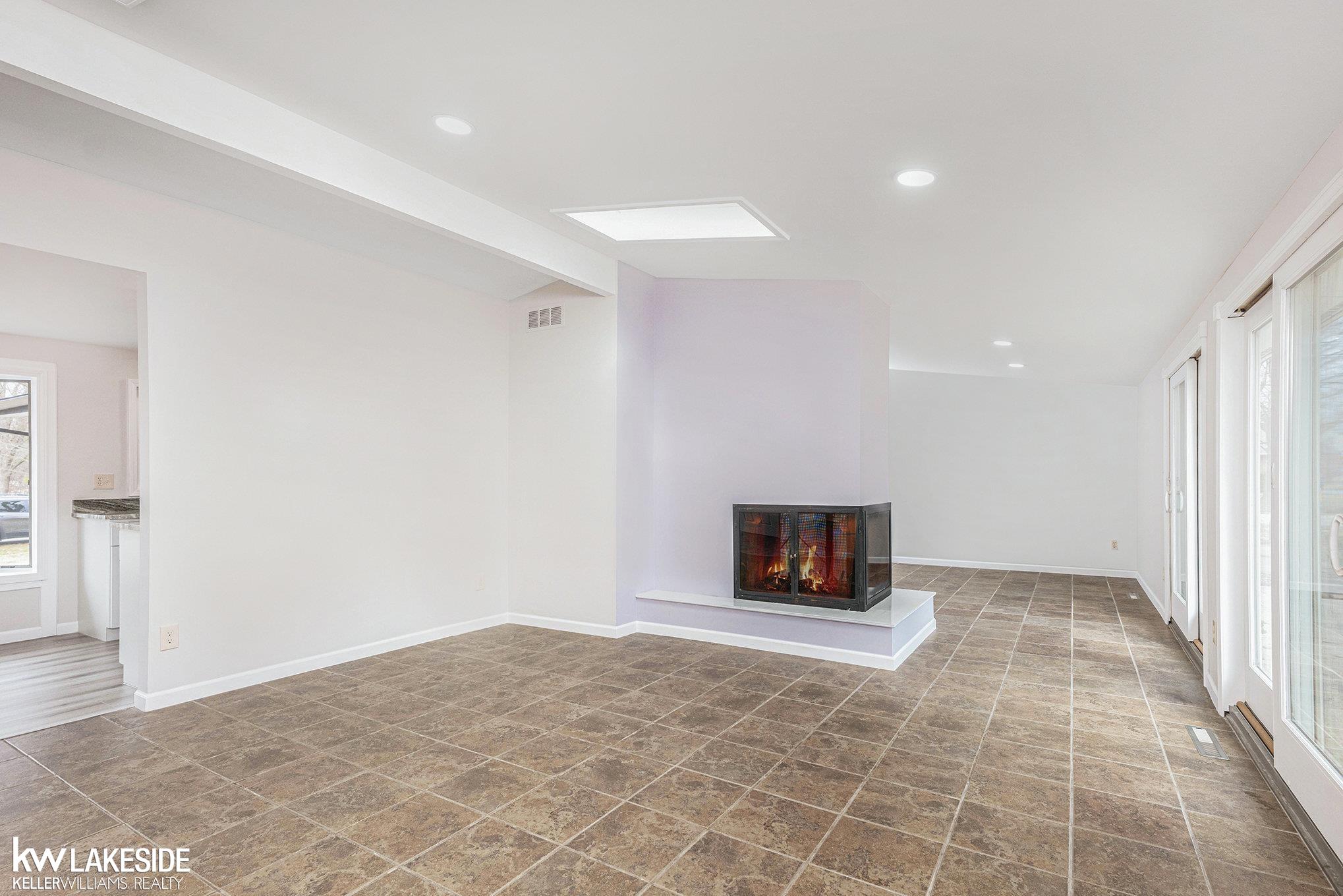 456 Donegal Drive Rochester, MI 48309 - Photo 5 of 20 50169535-39dc26b8-fb5f-45d7-88a5-4c6b4cf952e4.JPG