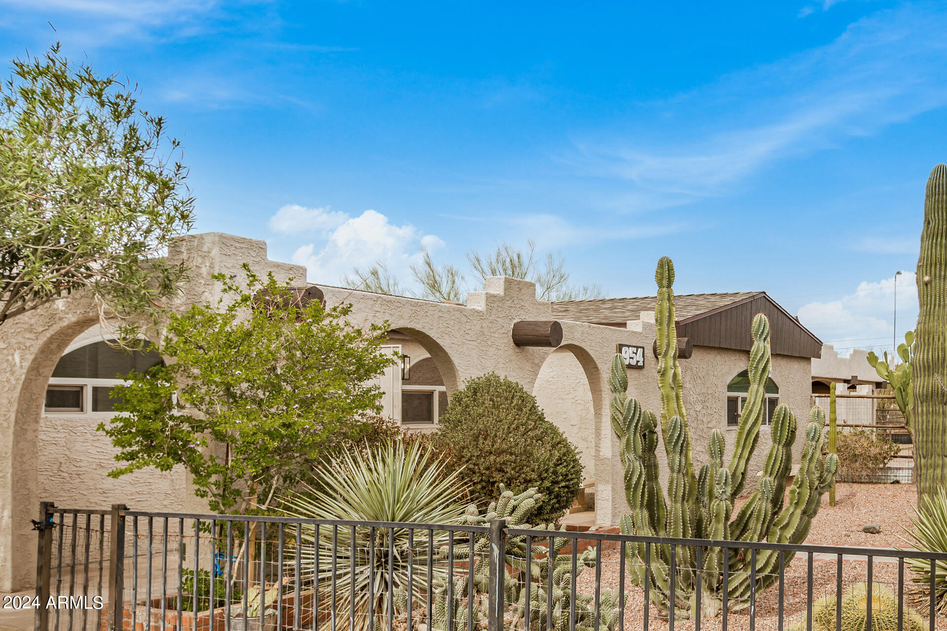 954 South Cortez Road Apache Junction, AZ 85119 - Photo 4 of 38 04 - Cortez