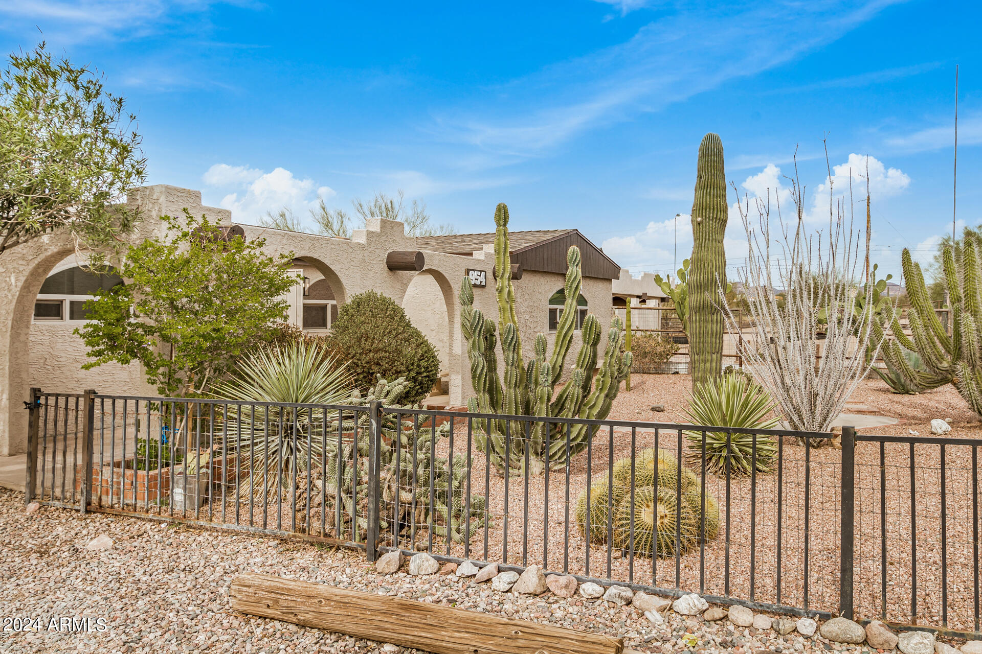 954 South Cortez Road Apache Junction, AZ 85119 - Photo 5 of 38 05 - Cortez