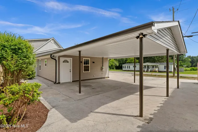 $309,000 | 705 Bullard Street, Roseboro, NC 28382