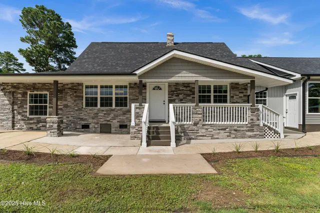 $309,000 | 705 Bullard Street, Roseboro, NC 28382