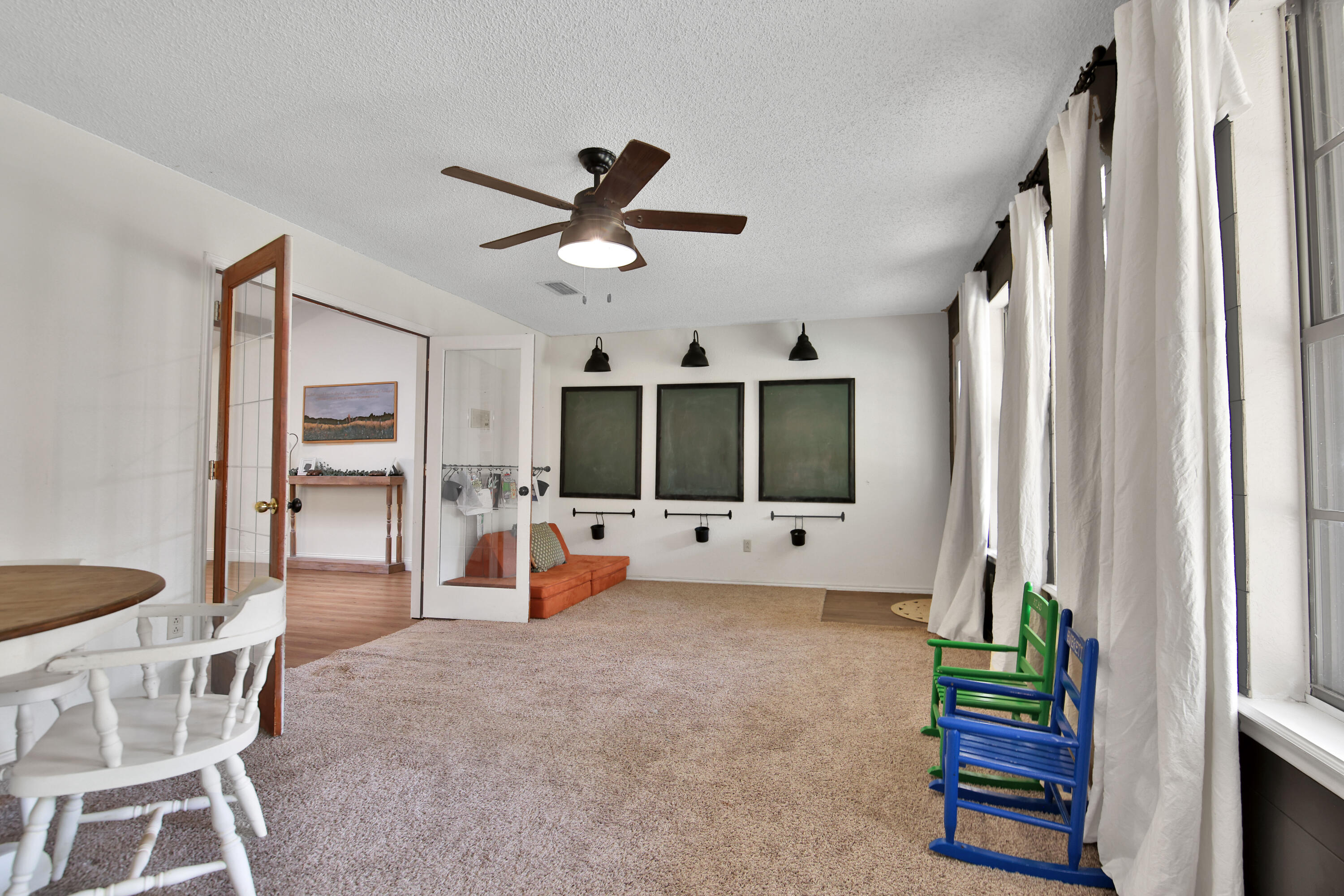 3406 93rd Street Lubbock, TX 79423 - Photo 11 of 33 Sunroom