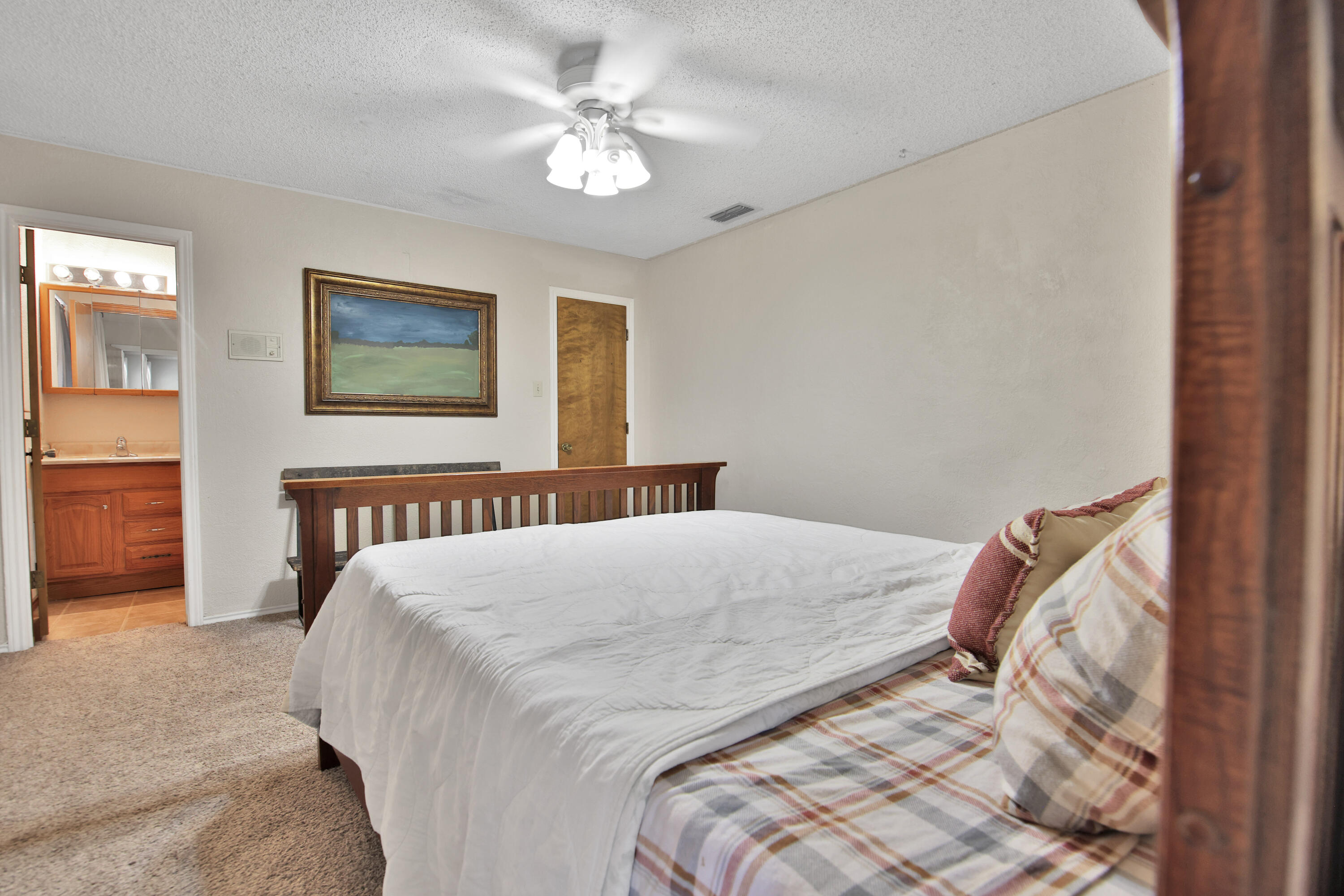 3406 93rd Street Lubbock, TX 79423 - Photo 26 of 33 4th Bedroom w/Bathroom